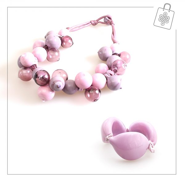 Dafne-rosa-con-bracciale-Bette-rosa